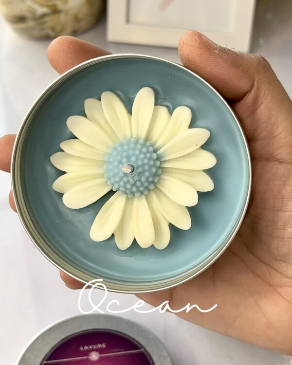 Tiny Bloom Candle