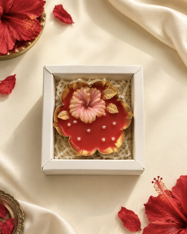 Hibiscus Bloom Urli